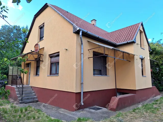 Eladó ház Nagycsécs 180 nm