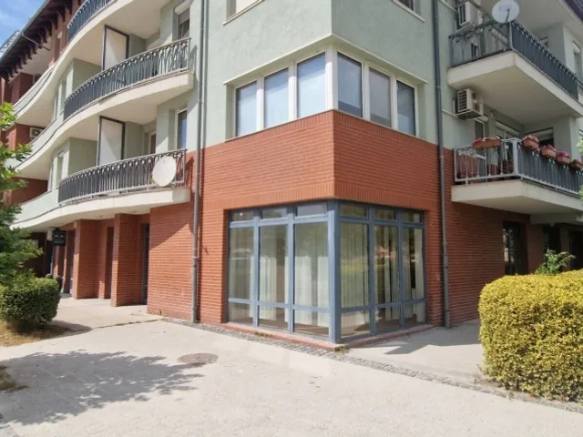 Kiadó kereskedelmi és ipari ingatlan Miskolc, Belváros 142 nm