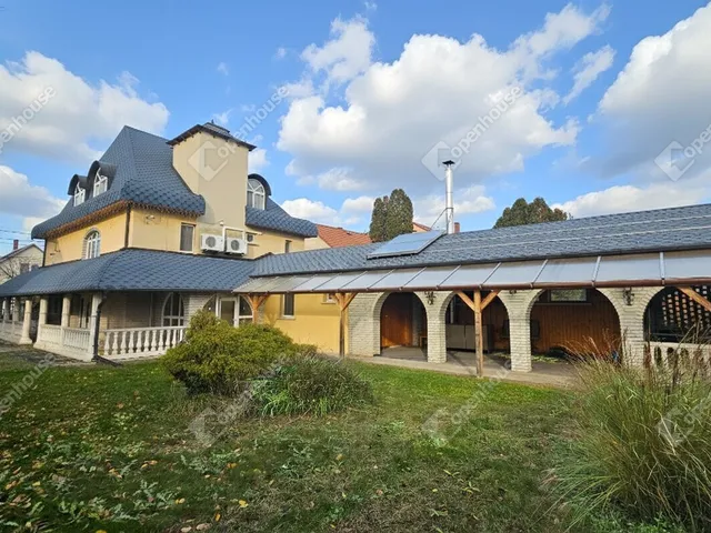 Eladó ház Felsőzsolca 230 nm