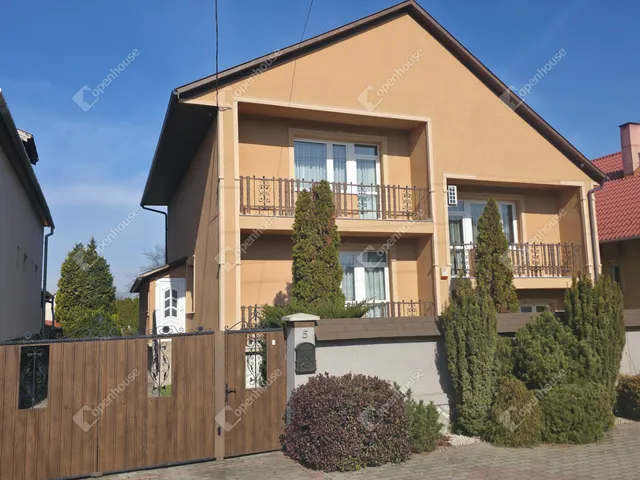 Eladó ház Felsőzsolca 220 nm