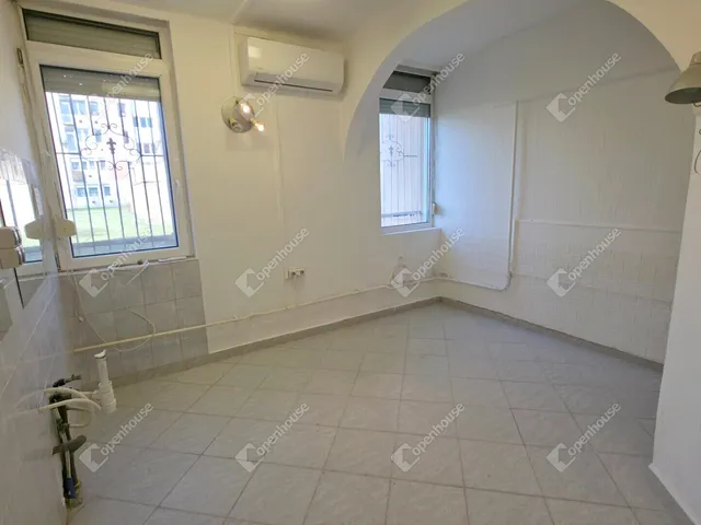 Eladó kereskedelmi és ipari ingatlan Sajószentpéter 31 nm