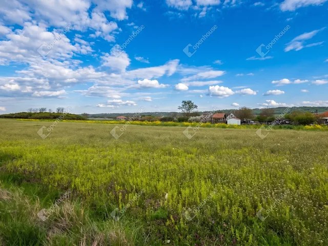 Eladó telek Mályi 908 nm