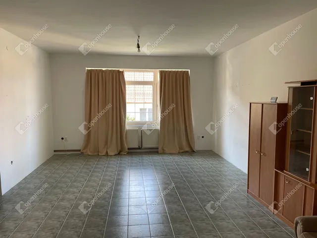 Eladó ház Eger, Hajdúhegy 387 nm