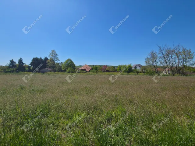 Eladó telek Mályi 789 nm
