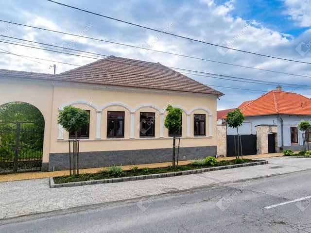 Eladó ház Abaújszántó 464 nm