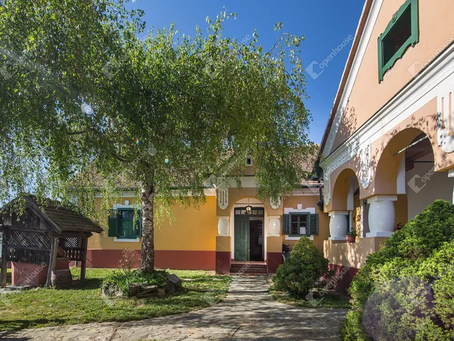 Eladó kereskedelmi és ipari ingatlan Kondorfa 432 nm