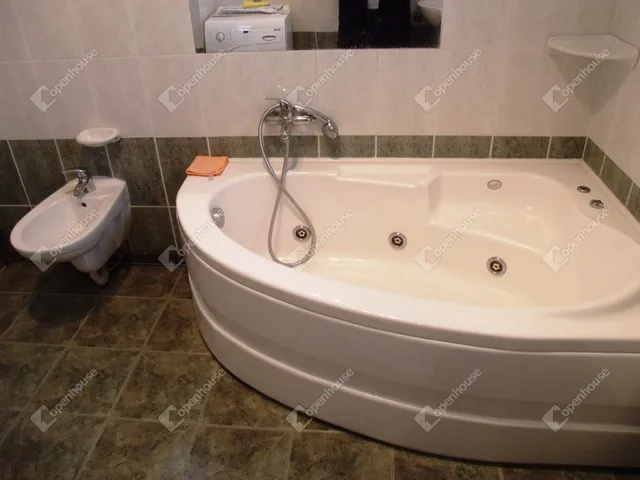 Eladó ház Hévíz 215 nm