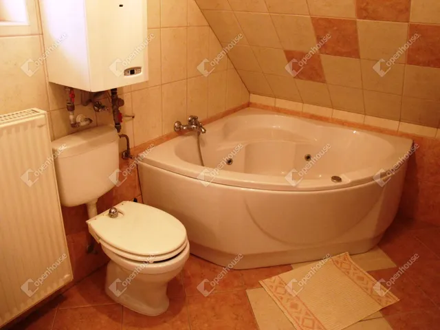 Eladó ház Hévíz 215 nm