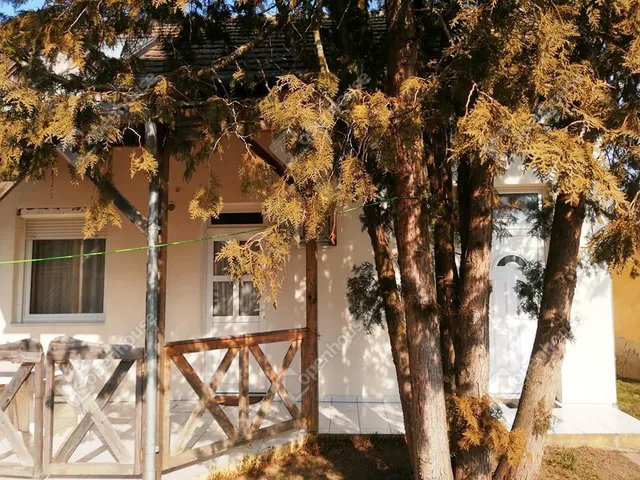 Eladó ház Pacsa 200 nm