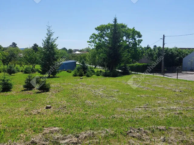 Eladó telek Keszthely, Kertváros 9049 nm