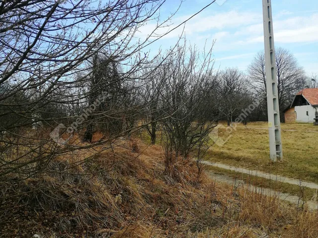 Eladó telek Nagykapornak 2568 nm