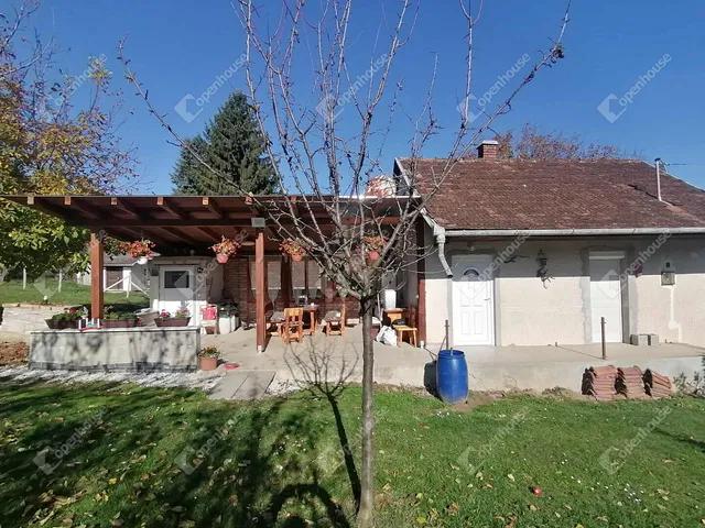 Eladó üdülő és hétvégi ház Pacsa 77 nm