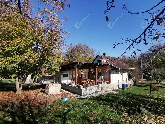 Eladó üdülő és hétvégi ház Pacsa 77 nm