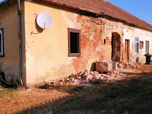 Eladó ház Pacsa 165 nm