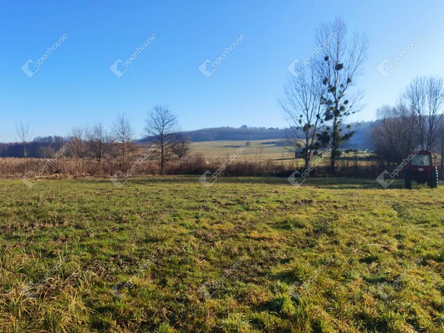 Eladó telek Kiscsehi 2758 nm