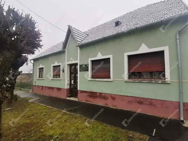 Eladó ház Pacsa 220 nm