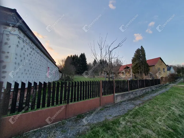 Eladó telek Homokkomárom 1715 nm