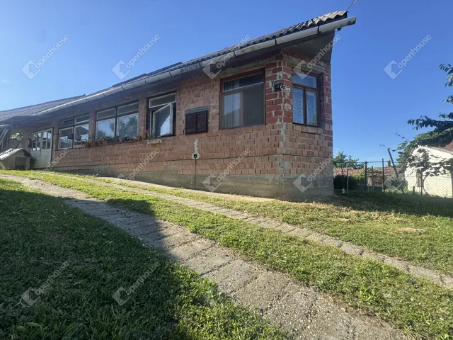 Eladó ház Miháld 200 nm