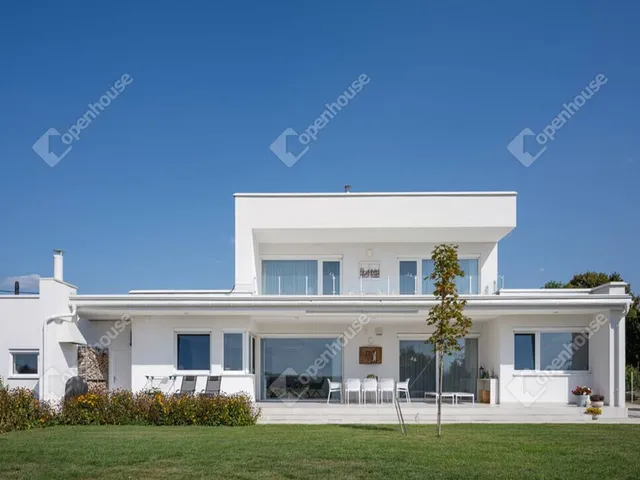 Eladó ház Nagyrécse 240 nm