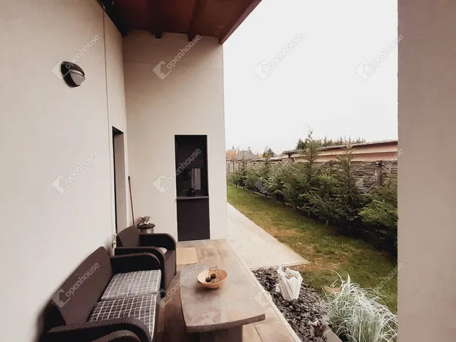 Eladó ház Ajka 221 nm