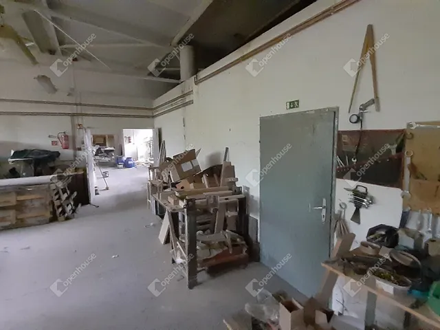 Eladó kereskedelmi és ipari ingatlan Pápa 740 nm