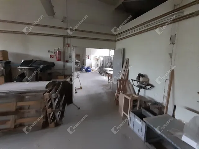 Eladó kereskedelmi és ipari ingatlan Pápa 740 nm