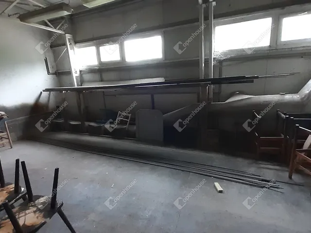 Eladó kereskedelmi és ipari ingatlan Pápa 740 nm