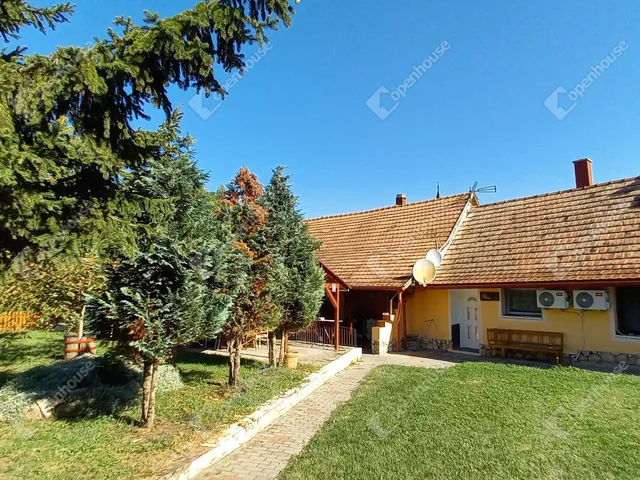 Kiadó lakás Pápa, Tapolcafő 150 nm
