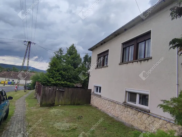 Eladó ház Bakonykoppány 182 nm