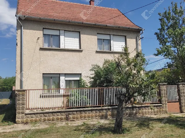 Eladó ház Nagysimonyi 120 nm