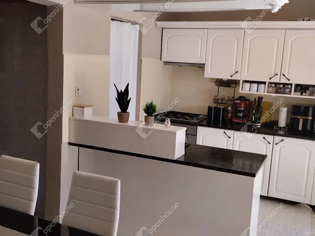 Eladó ház Pápa, Erzsébetváros 116 nm