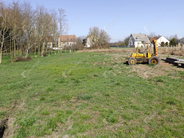 Eladó telek Pápa 1000 nm