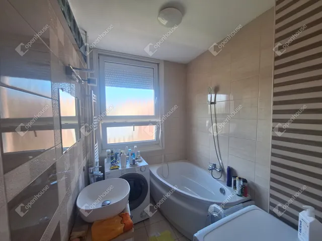 Eladó lakás Ajka 65 nm