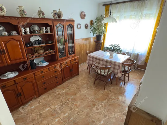 Eladó ház Nemesszalók 163 nm