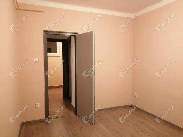 Eladó lakás Pápa 54 nm
