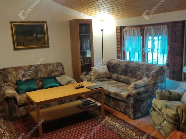 Eladó ház Nyárád 140 nm