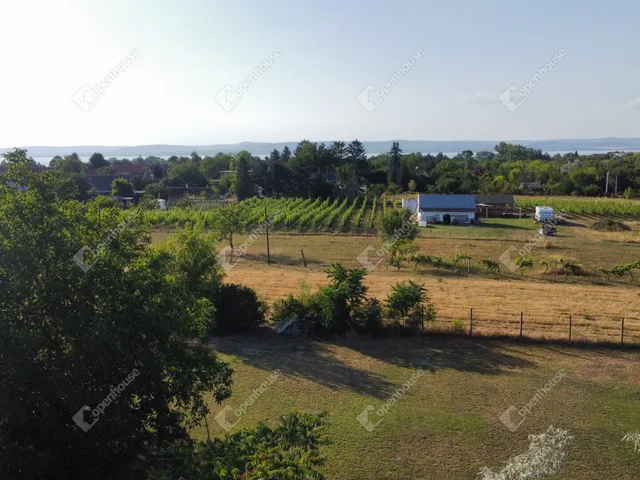 Eladó telek Balatonszárszó 1574 nm