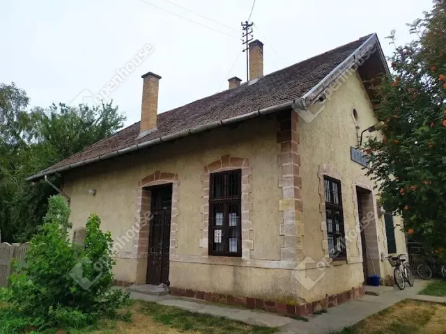 Eladó telek Ádánd 1079 nm