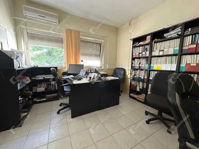 Eladó kereskedelmi és ipari ingatlan Siófok, Belváros 102 nm