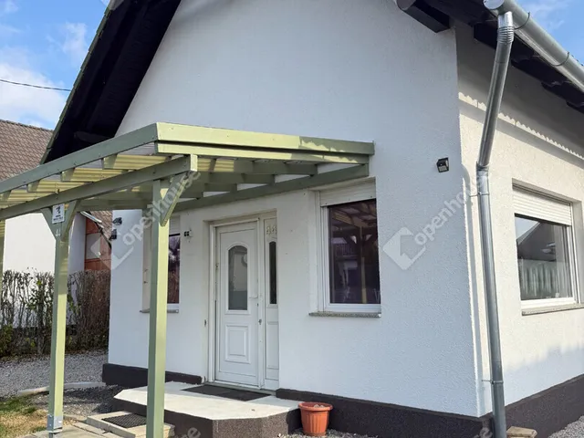 Eladó ház Igal 100 nm