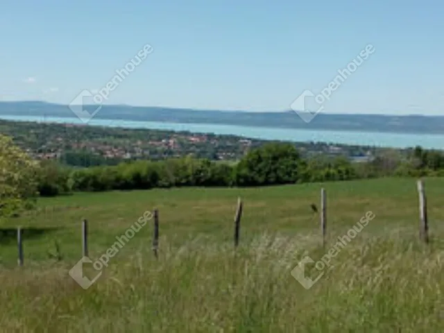 Eladó telek Kőröshegy 3792 nm