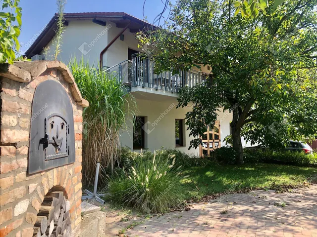 Eladó ház Balatonszárszó 400 nm