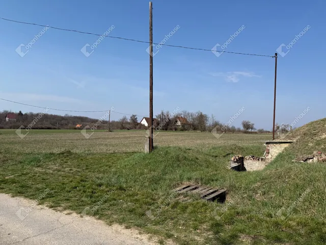 Eladó telek Balatonfőkajár 3328 nm