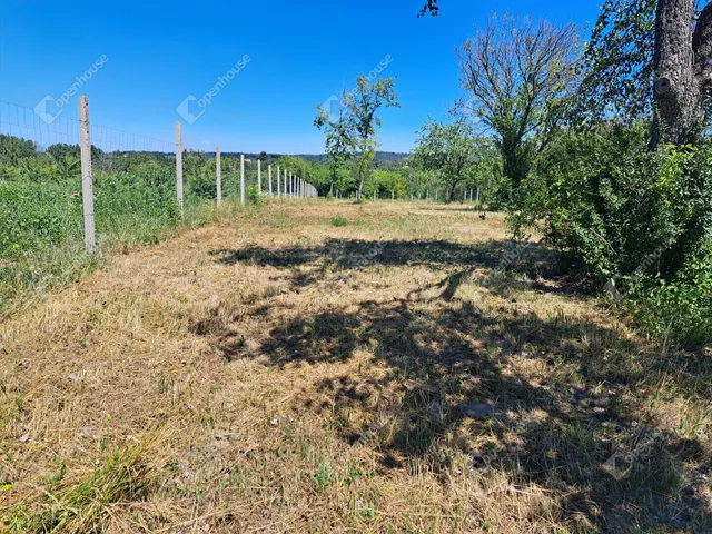 Eladó telek Balatonszárszó 2098 nm