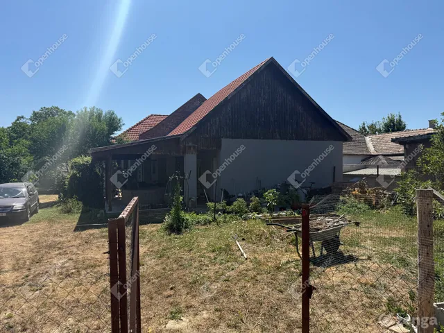 Eladó ház Kisszékely 132 nm