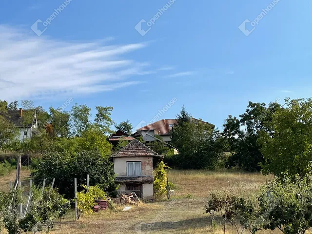 Eladó telek Kőröshegy 4055 nm