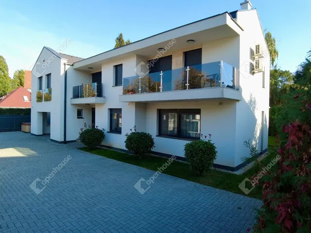 Eladó ház Siófok, Aranypart 300 nm