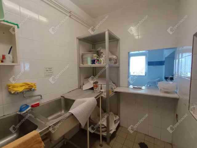 Eladó kereskedelmi és ipari ingatlan Sopron 637 nm