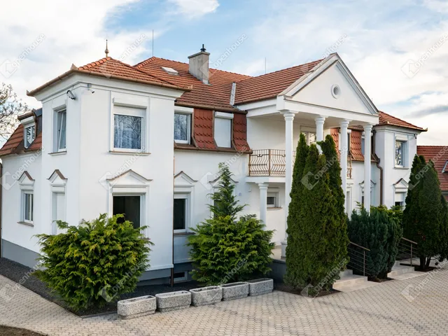 Eladó kereskedelmi és ipari ingatlan Fertőrákos 572 nm
