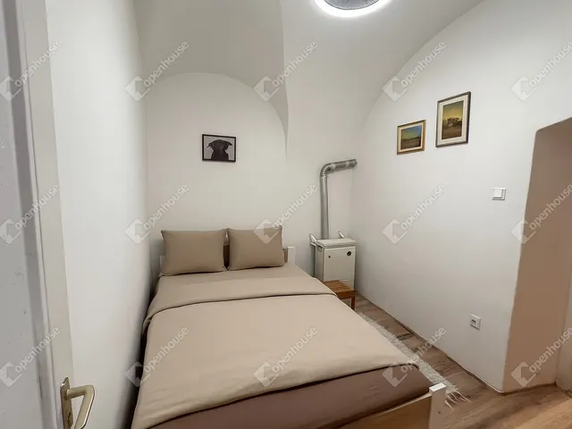 Eladó lakás Sopron, Belváros 30 nm